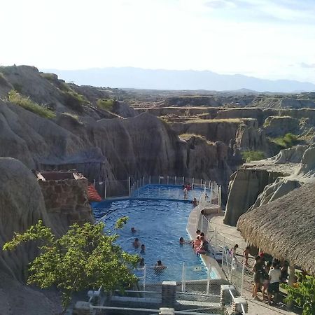 Posada Turistica Noches De Saturno Villavieja Esterno foto