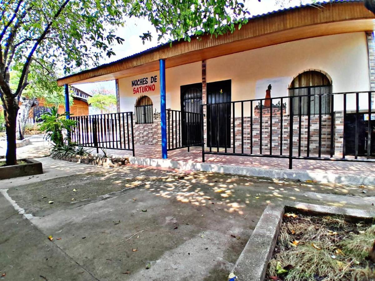 Posada Turistica Noches De Saturno Villavieja Esterno foto